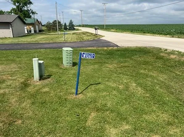 W10617 Blackhawk Trail, Fox Lake, WI 53933