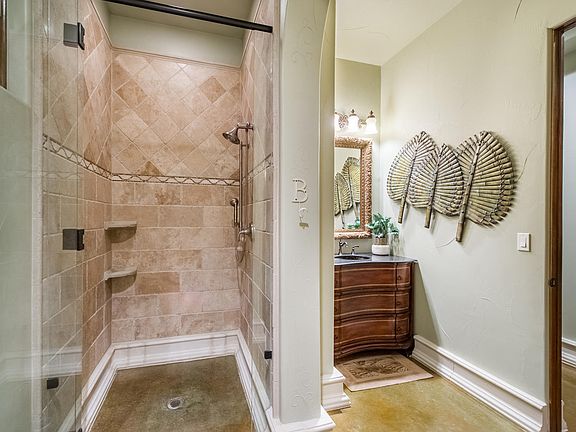4th image of 8417 High Ridge Ct