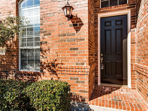 3rd image of 1019 Pedernales Trl