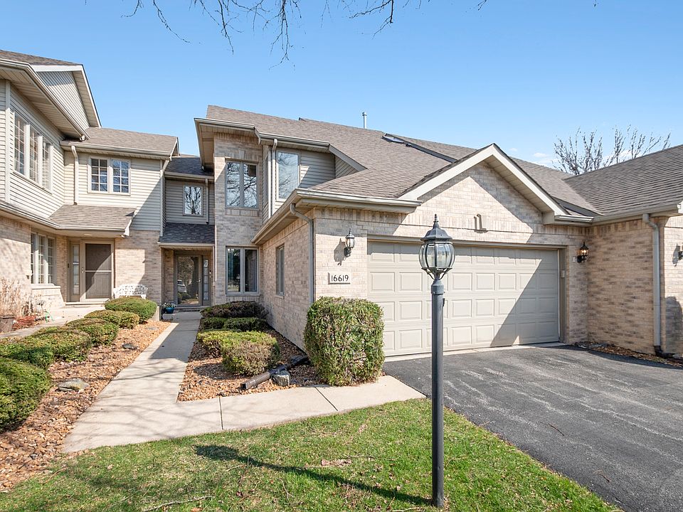 1st image of 16619 Wexford Ct