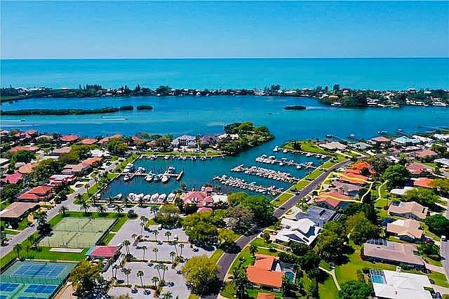 1st image of 274 Yacht Harbor Dr
