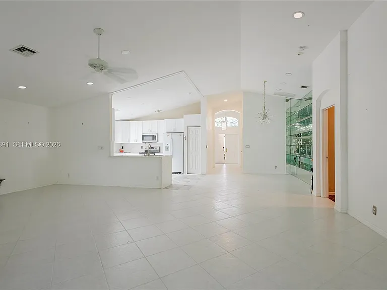 7577 Caprio Dr — Photo 4