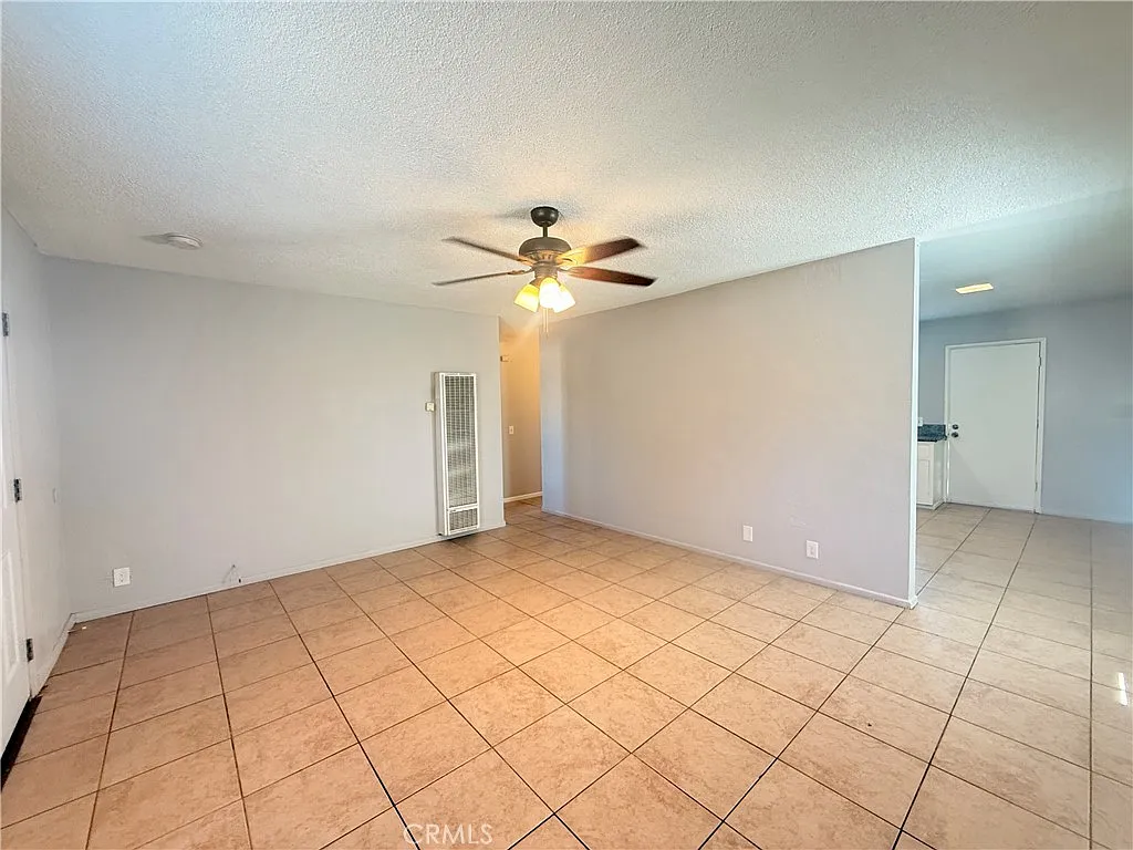 2 bed, 835 sqft, $1,700 — Photo 2