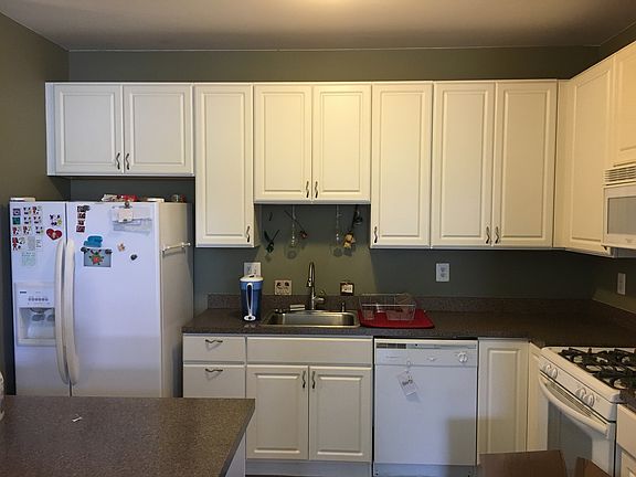 4th image of 102 River Birch Cir