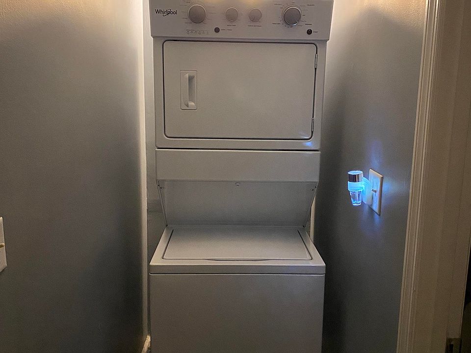 washer and dryer included
