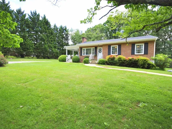 2246 Sunburst Rd, Evington, VA 24550