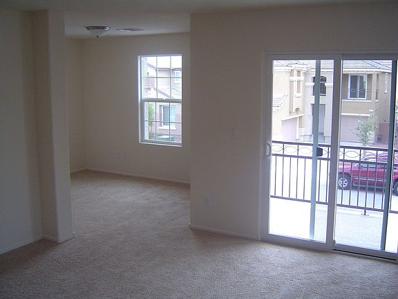 Master Bedroom w/ Balcony & Office area