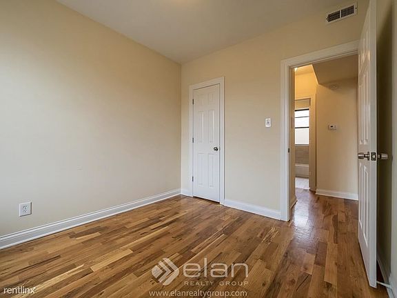 3rd image of 3937 N Janssen Ave APT 2E