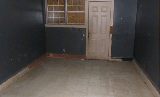2nd image of 207 N Carroll St APT A