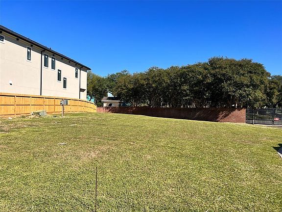 2nd image of 716 Harborside Way