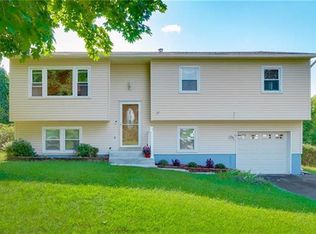 27 Oxford Ln, Harriman, NY 10926
