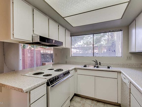 4th image of 8027 N 31st Dr