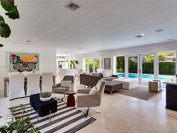 4th image of 3581 N Prospect Dr