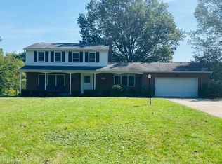 2906 Pine Lake Rd, Uniontown, OH 44685