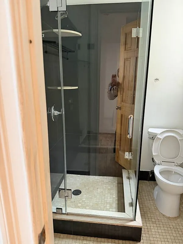 3 bed, 1.0 bath, 533 sqft, $3,600 — Photo 3