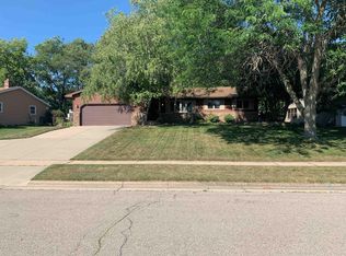 228 Cedar Dr, Oregon, WI 53575