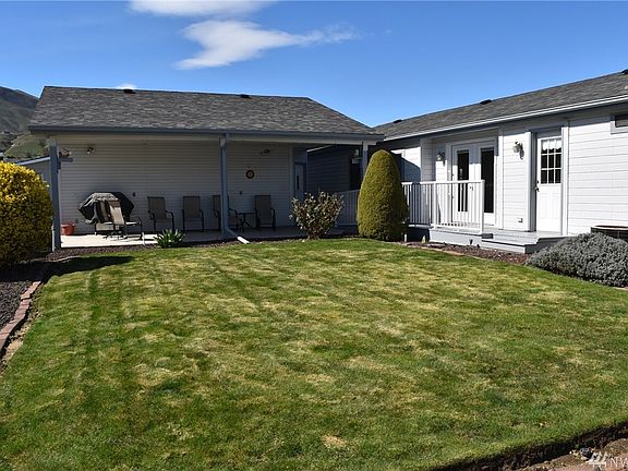 3rd image of 1303 Twin Peaks Dr #85