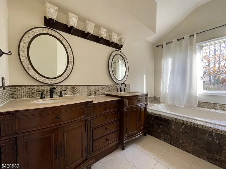 111 Autumn Ridge Rd — Photo 13