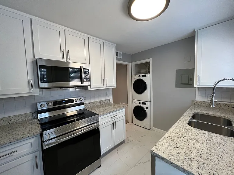 3057 Pharr Court — Photo 14