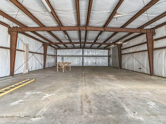 4th image of 17265 Darwin Ave