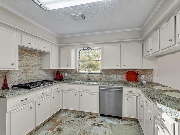 2nd image of 603 Saint Andrews Rd