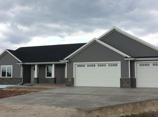 W7073 Westwood Dr, Fond Du Lac, WI 54937