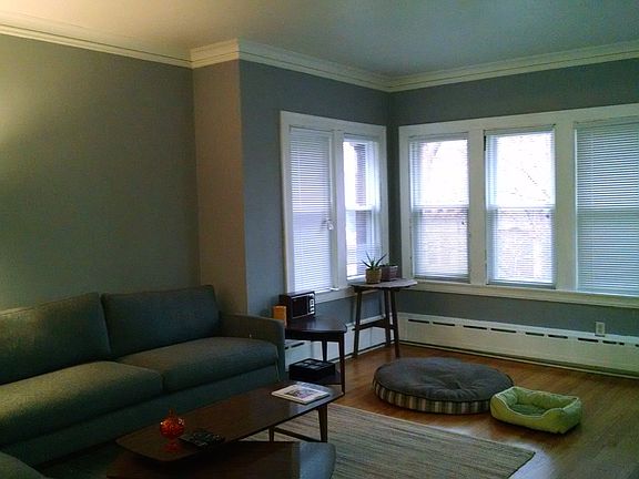 2nd image of 5917 N Rockwell St #1