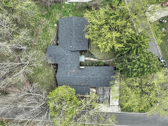 3rd image of 288 W Brown Ave