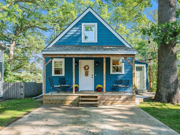 54520 Norwood Dr, South Bend, IN 46628