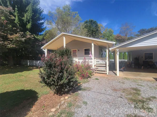 265 Midland Dr, Waynesville, NC 28785