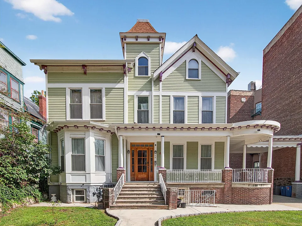 70 Sherman Pl