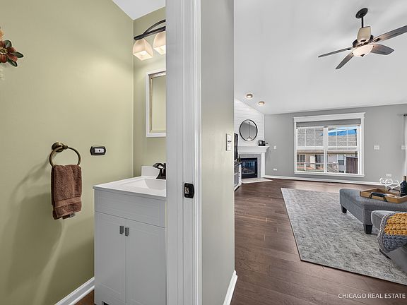 3rd image of 11149 Douglas Ave #11149