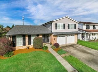 353 Brookmeade Dr, Gretna, LA 70056