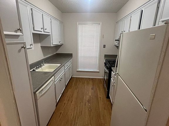 5th image of 3005-3007 Sonya Ln