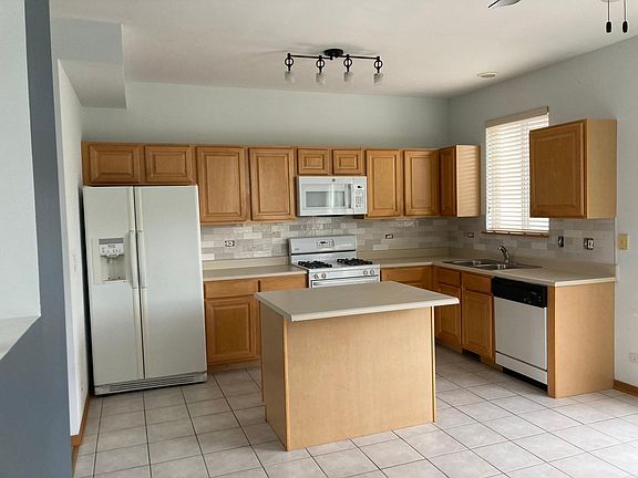 2nd image of 1607 Saint Claire Ct
