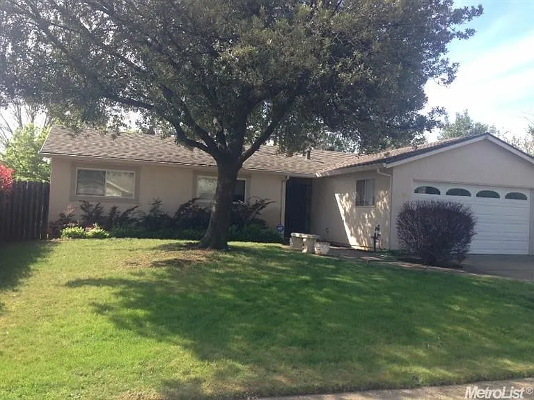 9636 Tanglewood Cir photo 1