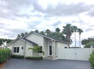 702 SW 97th Court Cir, Miami, FL 33174