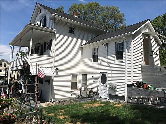 4th image of 55 Douglas St