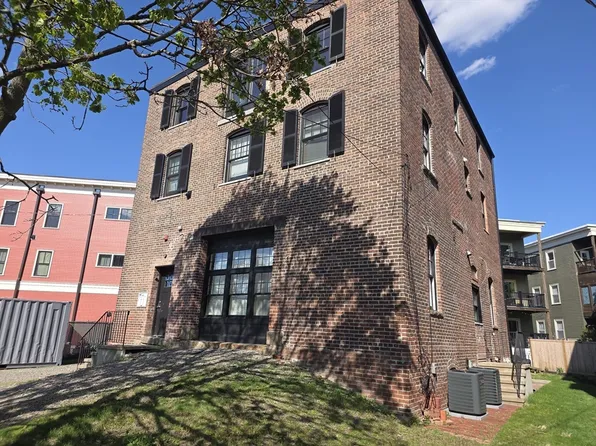 14 Meehan St, Jamaica Plain, MA 02130