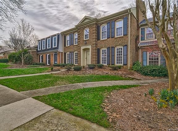 3rd image of 4238 Woodglen Ln