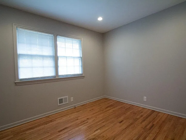 3612 S 105th St — Photo 26