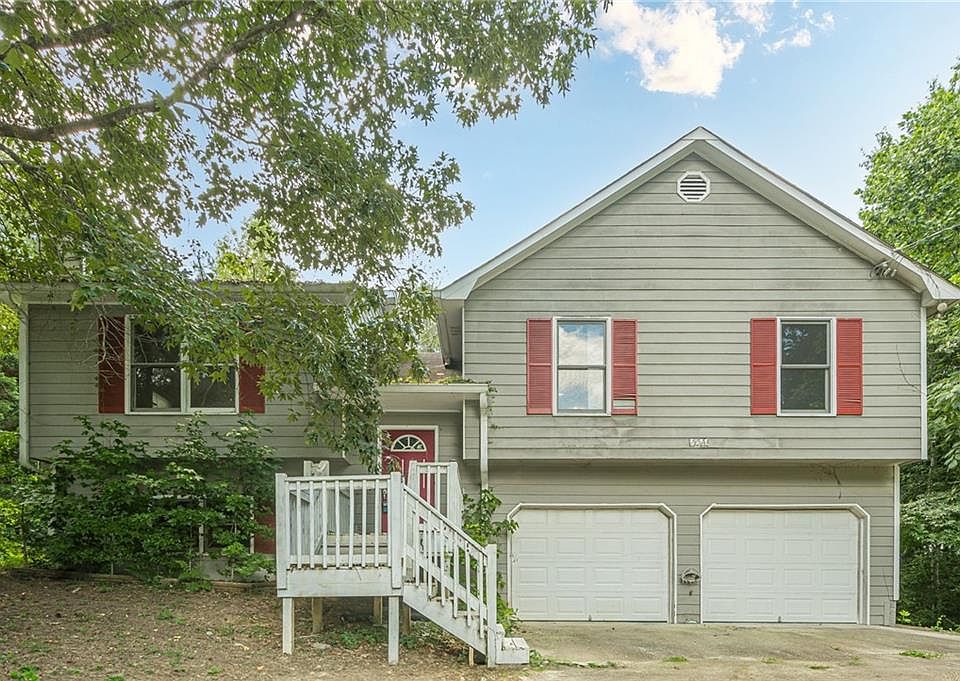 1st image of 554 Oak Landing Cir