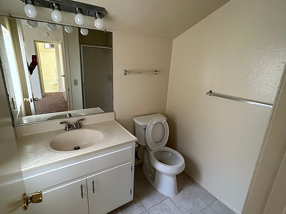 4th image of 14323 Alburtis Ave #14323B