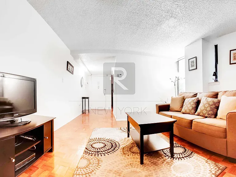 150 W 51st St #1527 — Photo 2