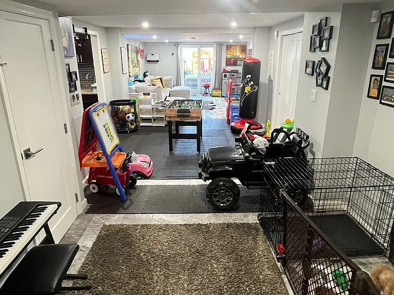 6515 Bergenwood Ave — Photo 24
