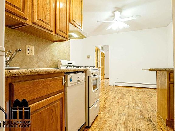 3rd image of 647 Franklin Ave APT 1RF