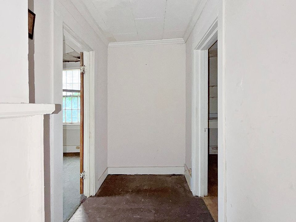 22nd image of 147 Lowman St