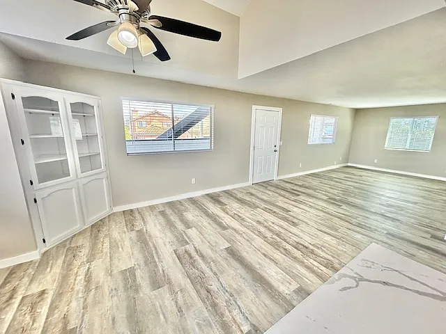 564 Florence St #8 — Photo 7