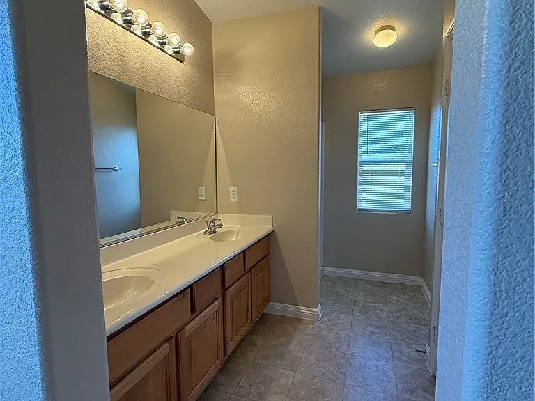 1069 Slate Crossing Ln #2 — Photo 17