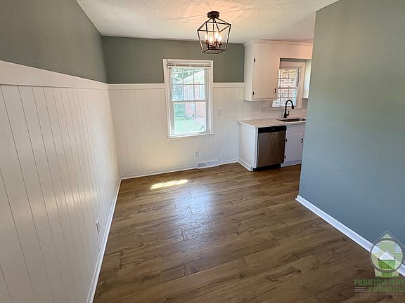 4th image of 701 Ikes Rd #A